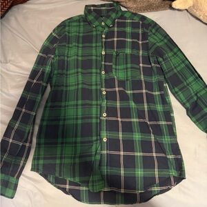 American Eagle Outfitters Green and Navy Plaid Shirt